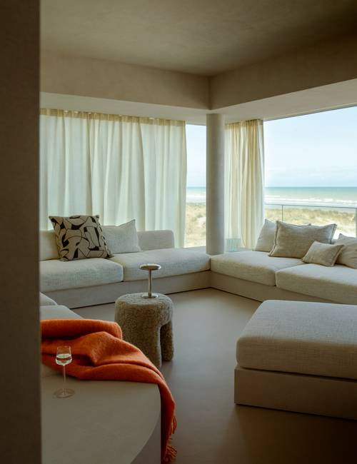 Interior coastal flat with Socrete cast floor